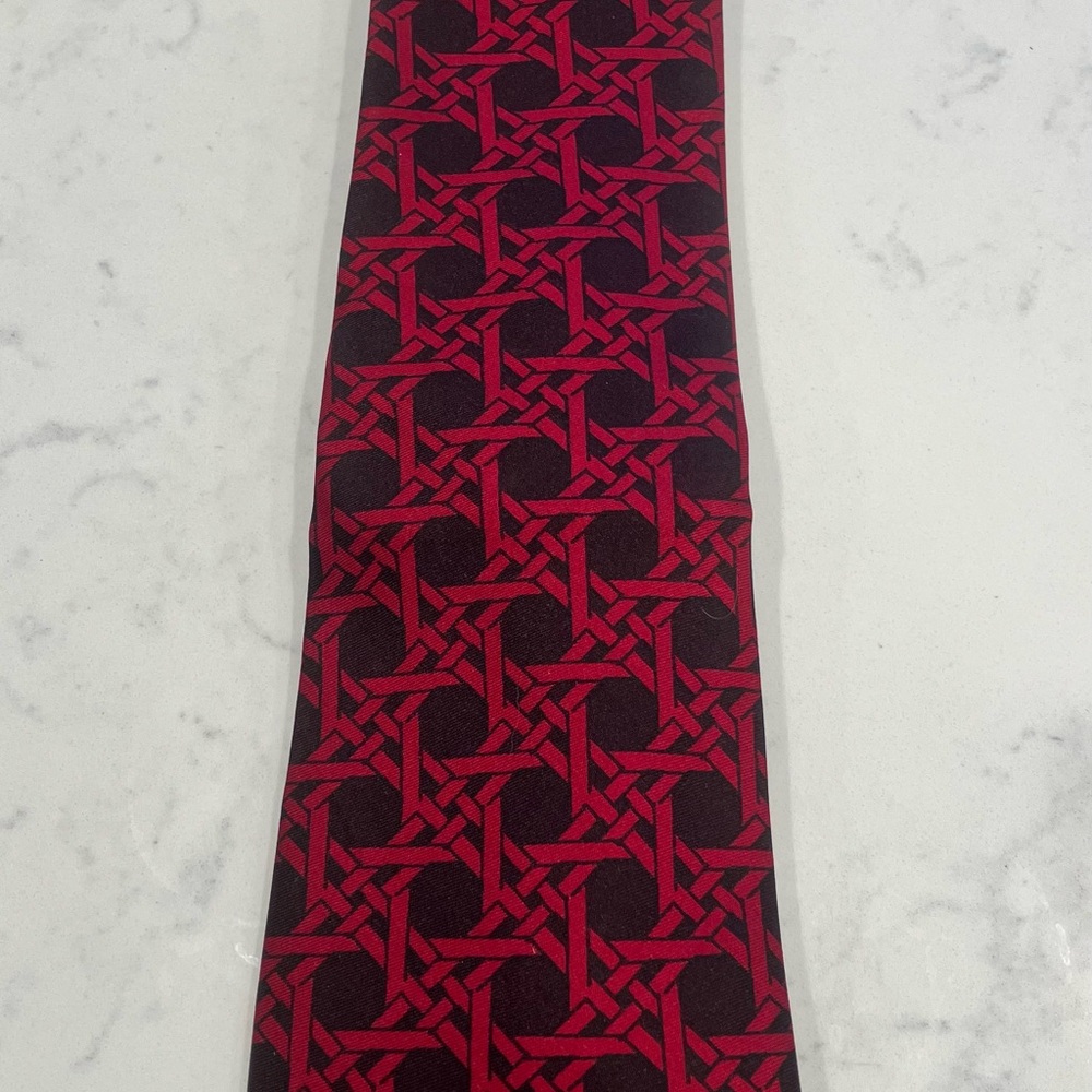 NWT Men's Red Patterned Silk Tie - Classic Geometric Design